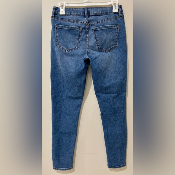 Old Navy Super Skinny Mid-Rise Ankle Blue Jeans - Picture 3 of 4